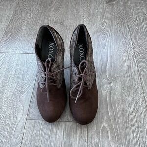 Xoxo Brown Suede Oxford Heels - Size 8